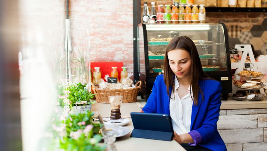 pebisnis yang menggunakan aplikasi kasir online