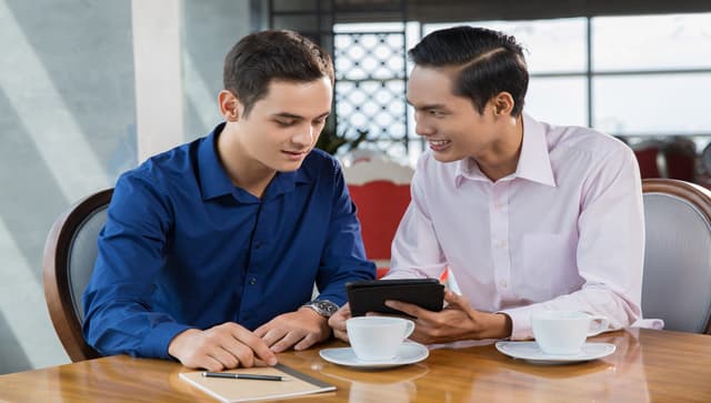 perbedaan aplikasi salesman dan aplikasi kasir