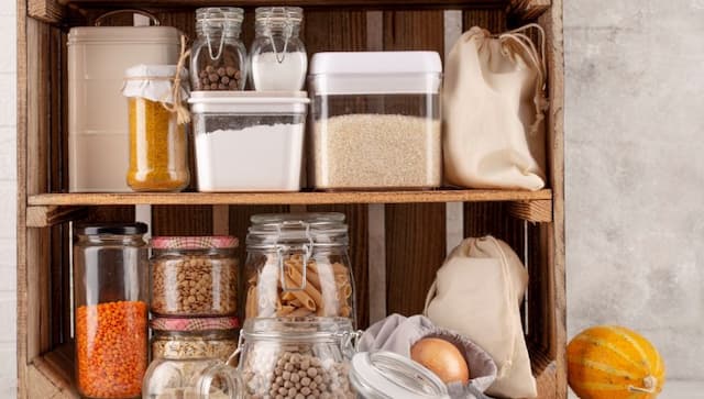 Penataan stok bahan baku dapur