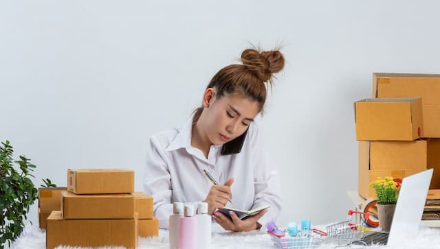 ontrol stok bahan dan laporan kas harian untuk bisnis F&B