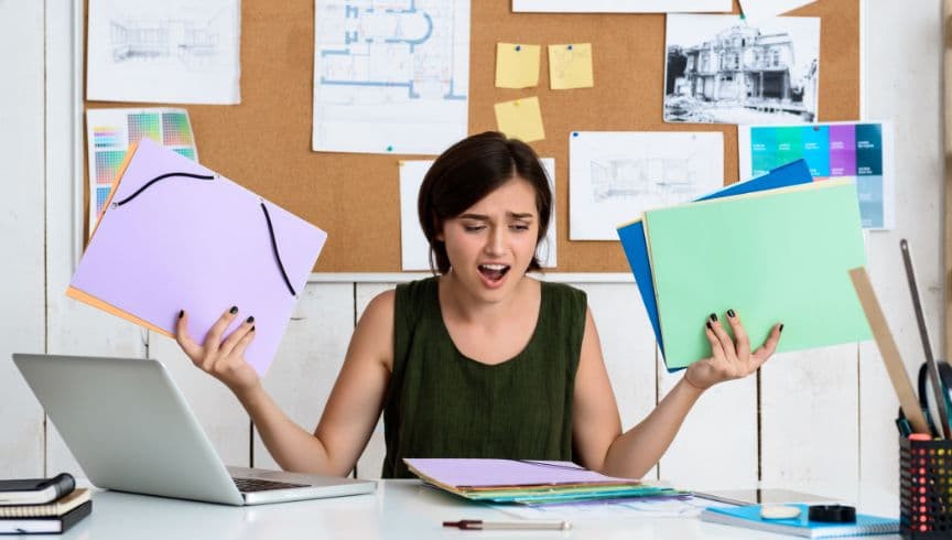 mencatat laporan keuangan manual dan risiko selisih transaksi