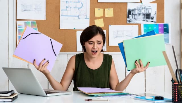 mencatat laporan keuangan manual dan risiko selisih transaksi