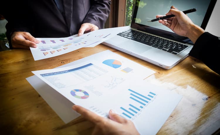 Laporan penjualan berantakan